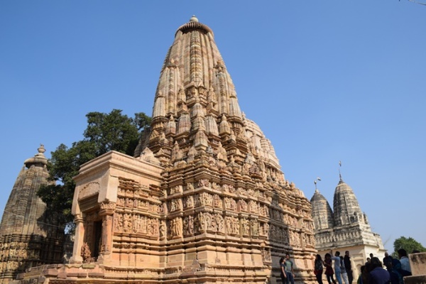 4_Parashwanath Temple