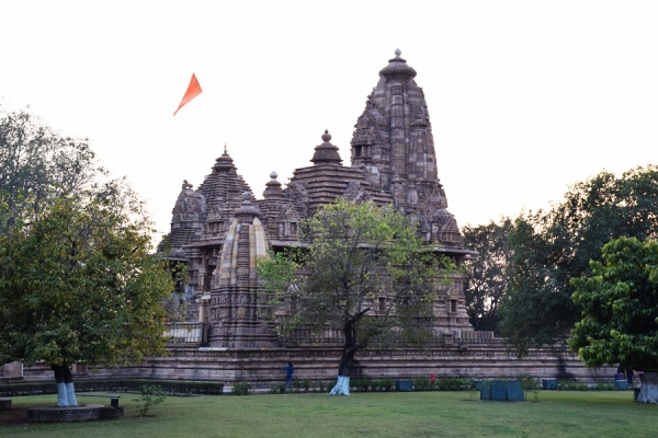8.1_Lakshmana temple